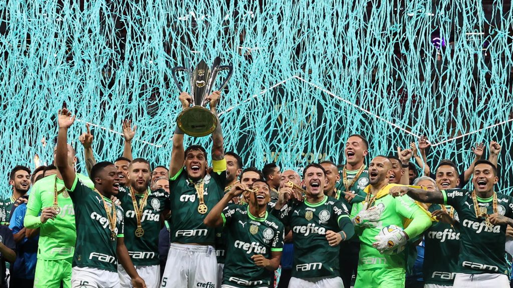 Palmeiras và Flamengo đội nào lớn hơn?